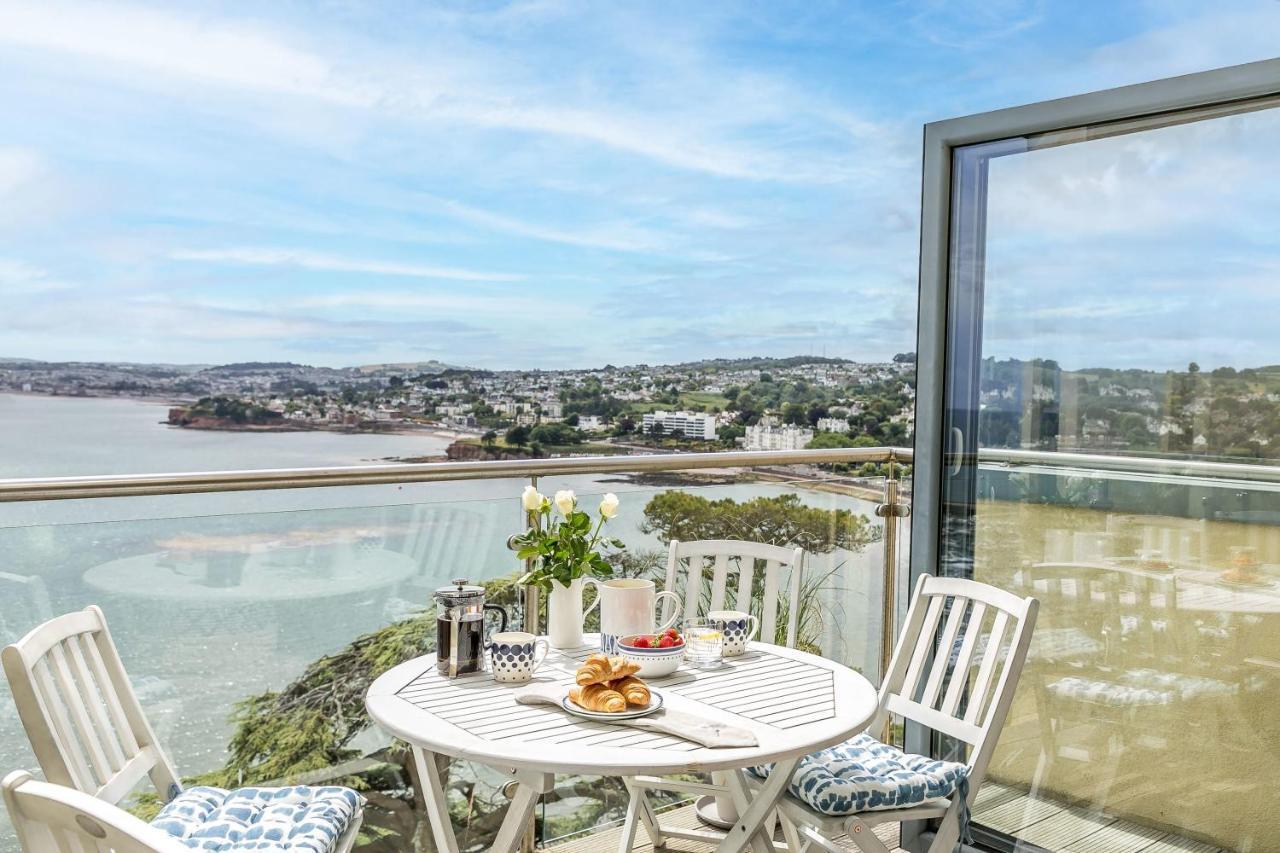 Apartment A7 Masts - Striking Beach Bolthole With Beautiful Sea Views Private Balcony & Parking *