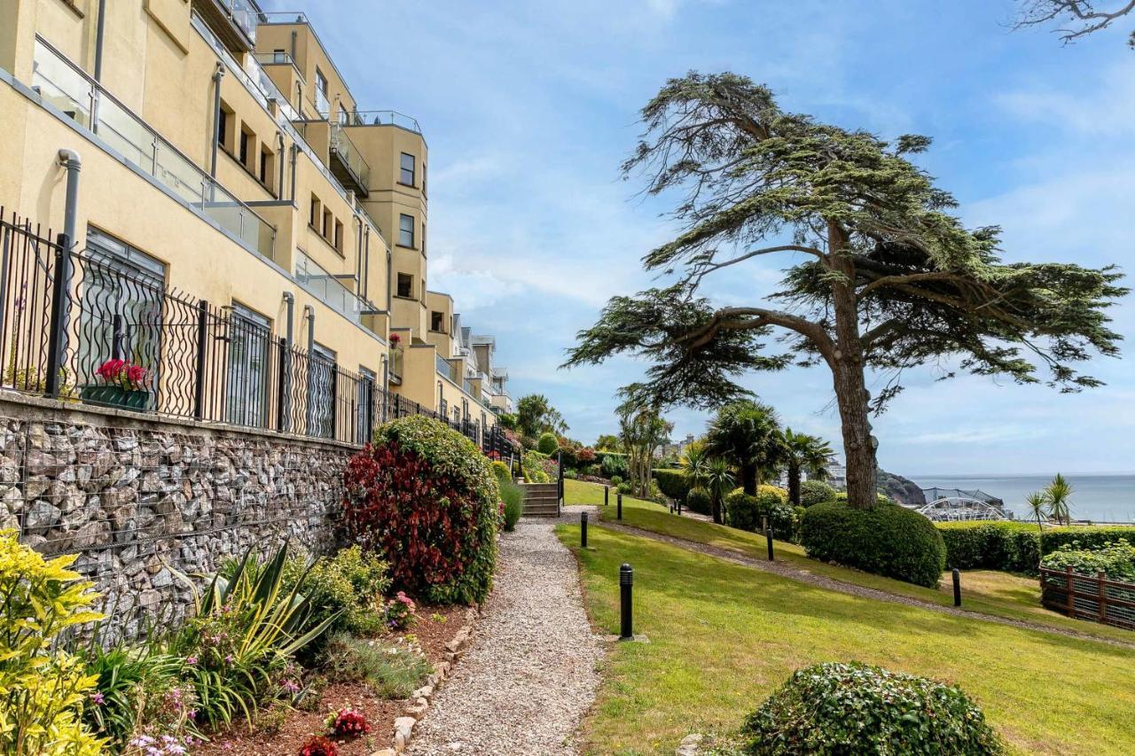 Apartment A7 Masts - Striking Beach Bolthole With Beautiful Sea Views Private Balcony & Parking *