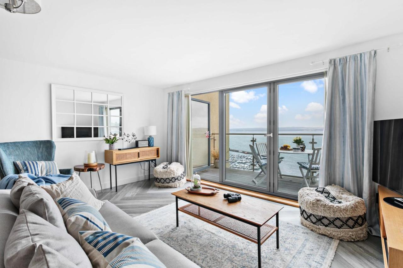 Apartment A7 Masts - Striking Beach Bolthole With Beautiful Sea Views Private Balcony & Parking Torquay